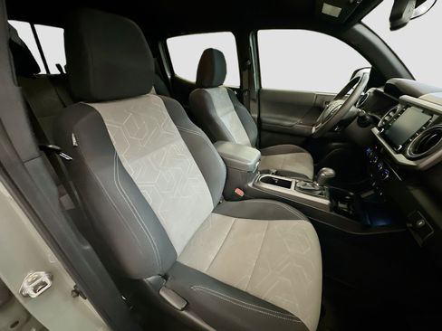 Used 2023 Toyota Tacoma TRD Off-Road image 32