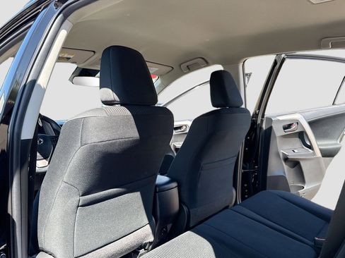 Used 2018 Toyota RAV4 LE w/ All Weather Liner Package AWD/4WD image 7