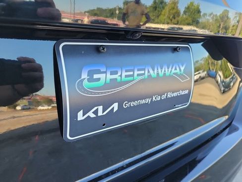 Used 2025 Nissan Altima 2.5 SV FWD image 35