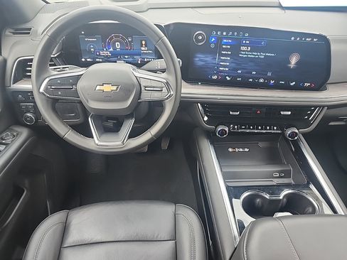 Used 2025 Chevrolet Tahoe LT image 7