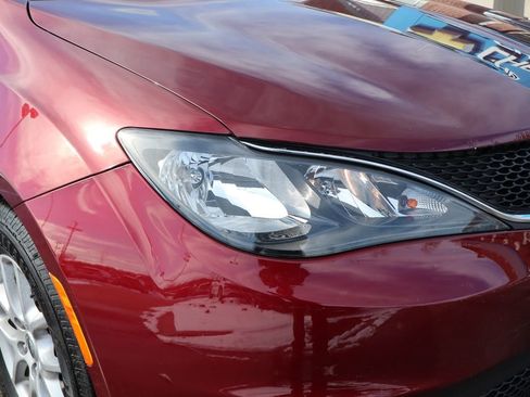 Used 2021 Chrysler Voyager LX w/ Cold Weather Group image 4