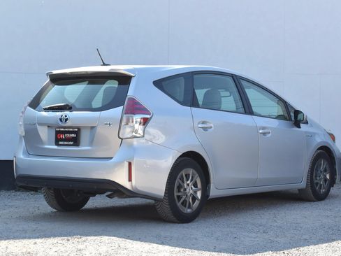 Used 2015 Toyota Prius V Four FWD image 5