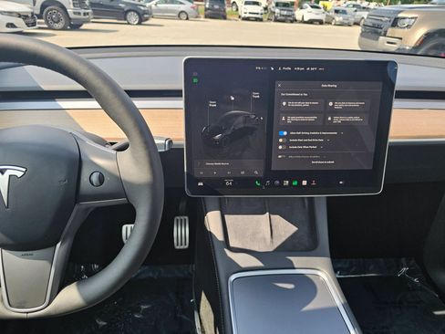 Used 2023 Tesla Model Y Performance AWD/4WD image 18
