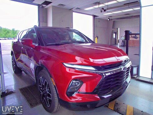 Used 2024 Chevrolet Blazer RS FWD image 2