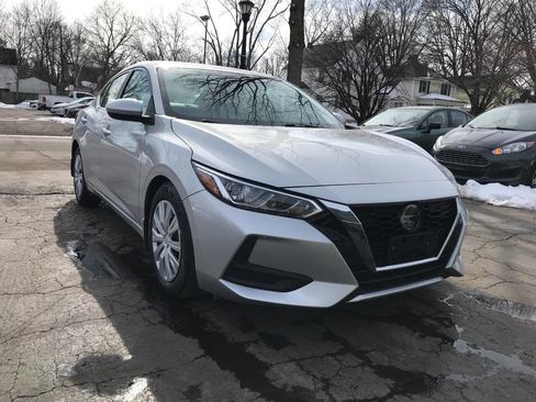 Used 2020 Nissan Sentra S image 2