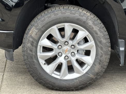 Used 2024 Chevrolet Silverado 1500 Custom image 22