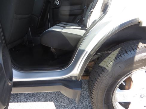 Used 2008 Dodge Nitro SXT image 13