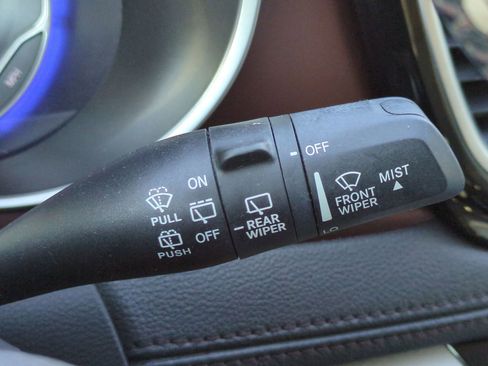 Used 2017 Chrysler Pacifica Limited w/ UConnect Theater Package image 36