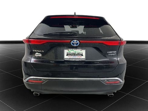 Used 2022 Toyota Venza Limited image 4