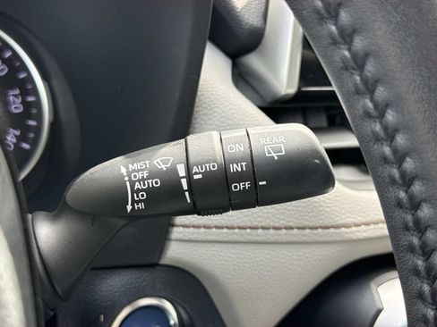 Used 2022 Toyota RAV4 XLE w/ Convenience Package AWD/4WD image 17