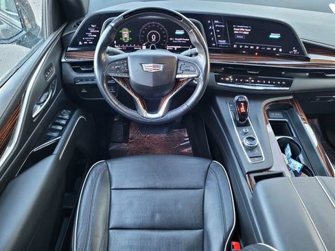 Used 2023 Cadillac Escalade Premium Luxury image 16