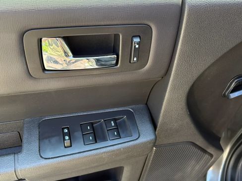 Used 2018 Ford Flex SE FWD image 16