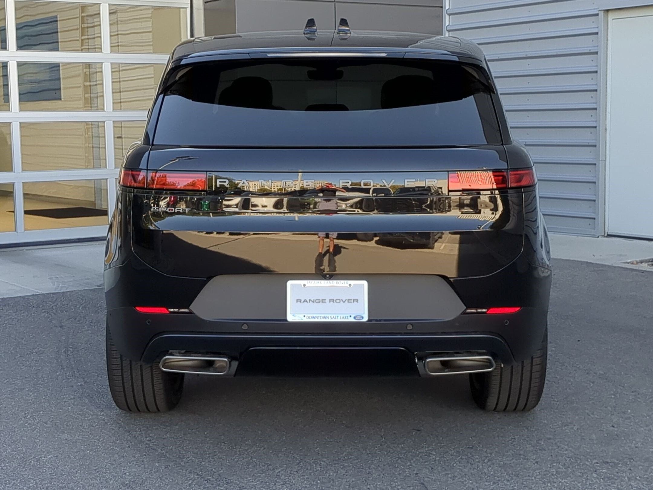 New 2027 Land Rover Range Rover Sport SE AWD/4WD image 6