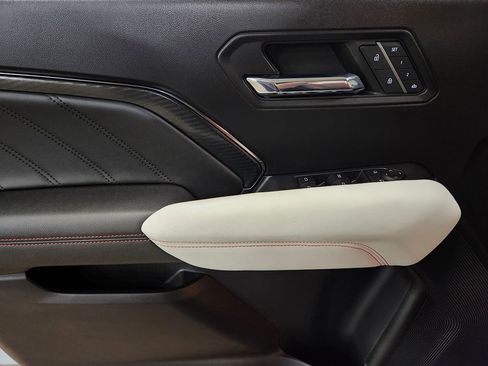 Used 2023 GMC Canyon AT4X image 43