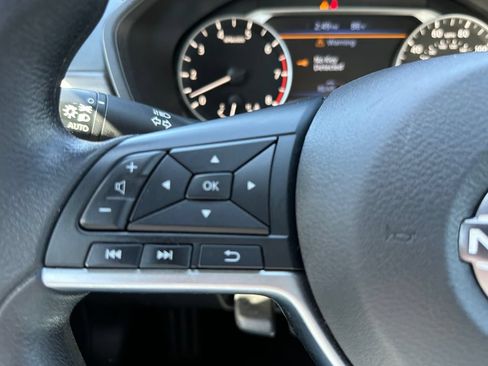 Used 2024 Nissan Altima 2.5 SV FWD image 24