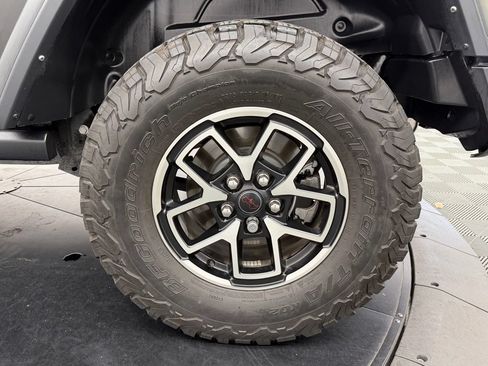 Used 2024 Jeep Wrangler Unlimited Rubicon AWD/4WD image 16
