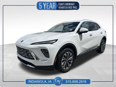 Used 2025 Buick Envision Preferred AWD/4WD image 1