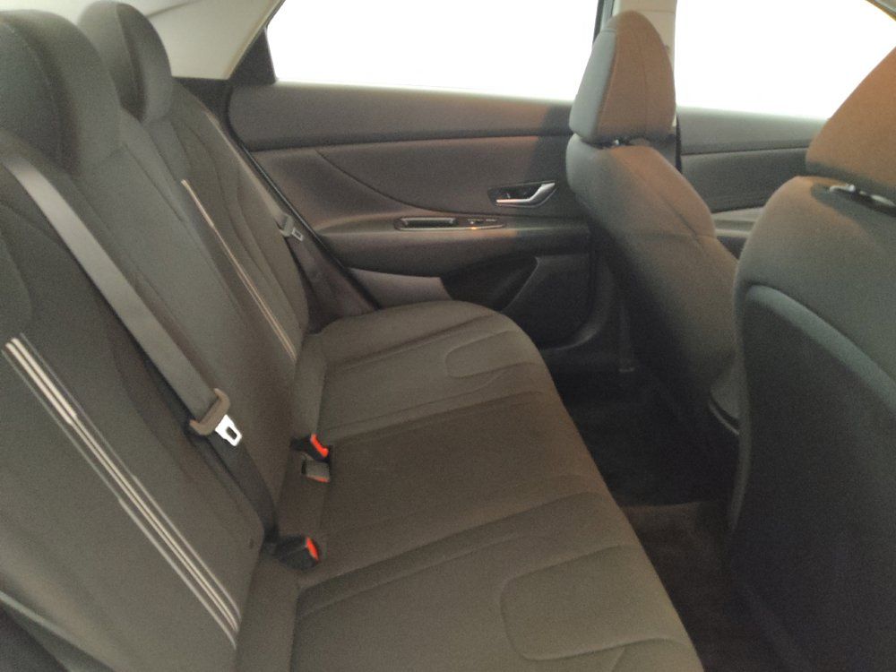 Used 2021 Hyundai Elantra SEL FWD image 19