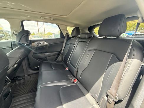 Used 2025 Kia Sportage EX w/ EX Premium Package AWD/4WD image 9