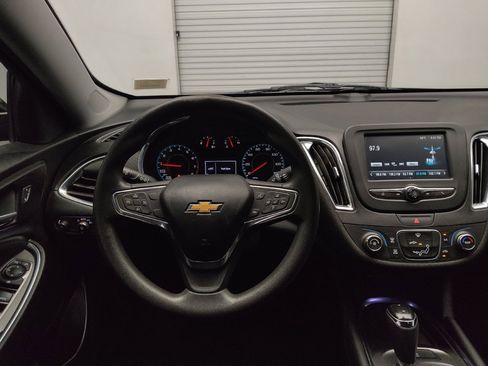 Used 2018 Chevrolet Malibu LT FWD image 22