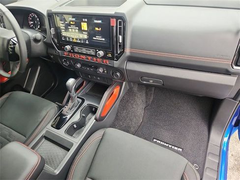 Used 2025 Nissan Frontier PRO-4X image 26