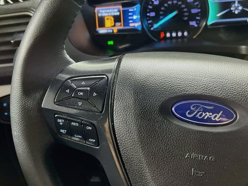 Used 2018 Ford Explorer XLT w/ Equipment Group 202A AWD/4WD image 19