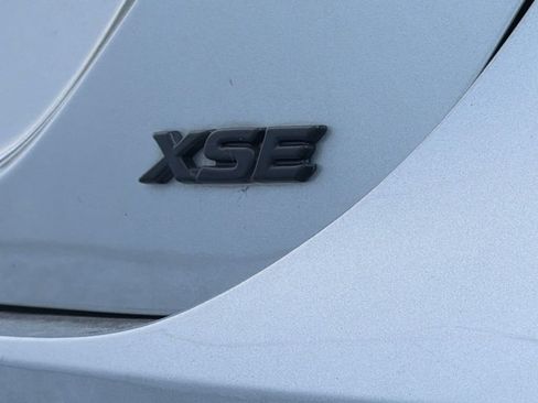 Used 2020 Toyota Camry XSE FWD image 7