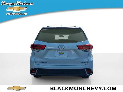 Used 2019 Toyota Highlander Limited FWD image 4