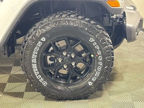 New 2025 Jeep Gladiator Willys image 23