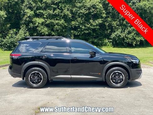 Used 2025 Nissan Pathfinder Rock Creek AWD/4WD image 8