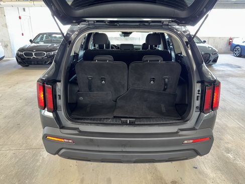 Used 2023 Kia Sorento LX image 14