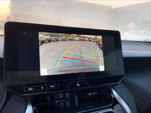 Used 2023 Toyota Venza Nightshade AWD/4WD image 28