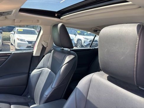 Used 2019 Lexus ES 350 w/ Premium Package FWD image 9