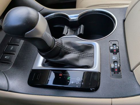 Used 2019 Toyota Highlander Limited image 21