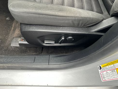 Used 2019 Ford Fusion SE image 26