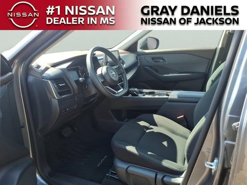Used 2023 Nissan Rogue S FWD image 24