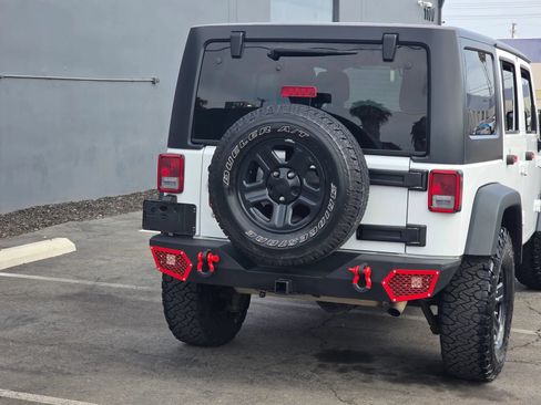 Used 2015 Jeep Wrangler Unlimited Sport w/ Connectivity Group AWD/4WD image 5