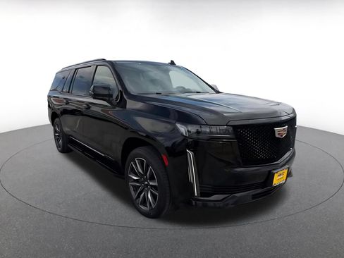 Used 2023 Cadillac Escalade ESV Sport AWD/4WD image 2