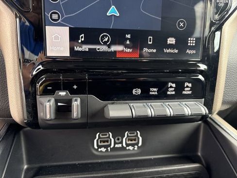 Used 2024 RAM 3500 Laramie image 30