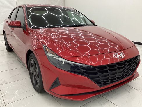 Used 2022 Hyundai Elantra SEL FWD image 3