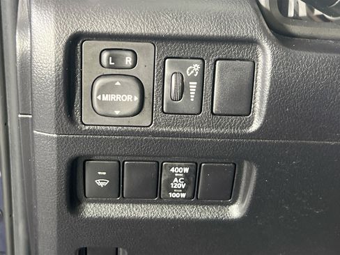 Used 2018 Toyota 4Runner SR5 image 10