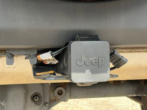 Used 2016 Jeep Wrangler Unlimited Sport w/ Quick Order Package 24S AWD/4WD image 9