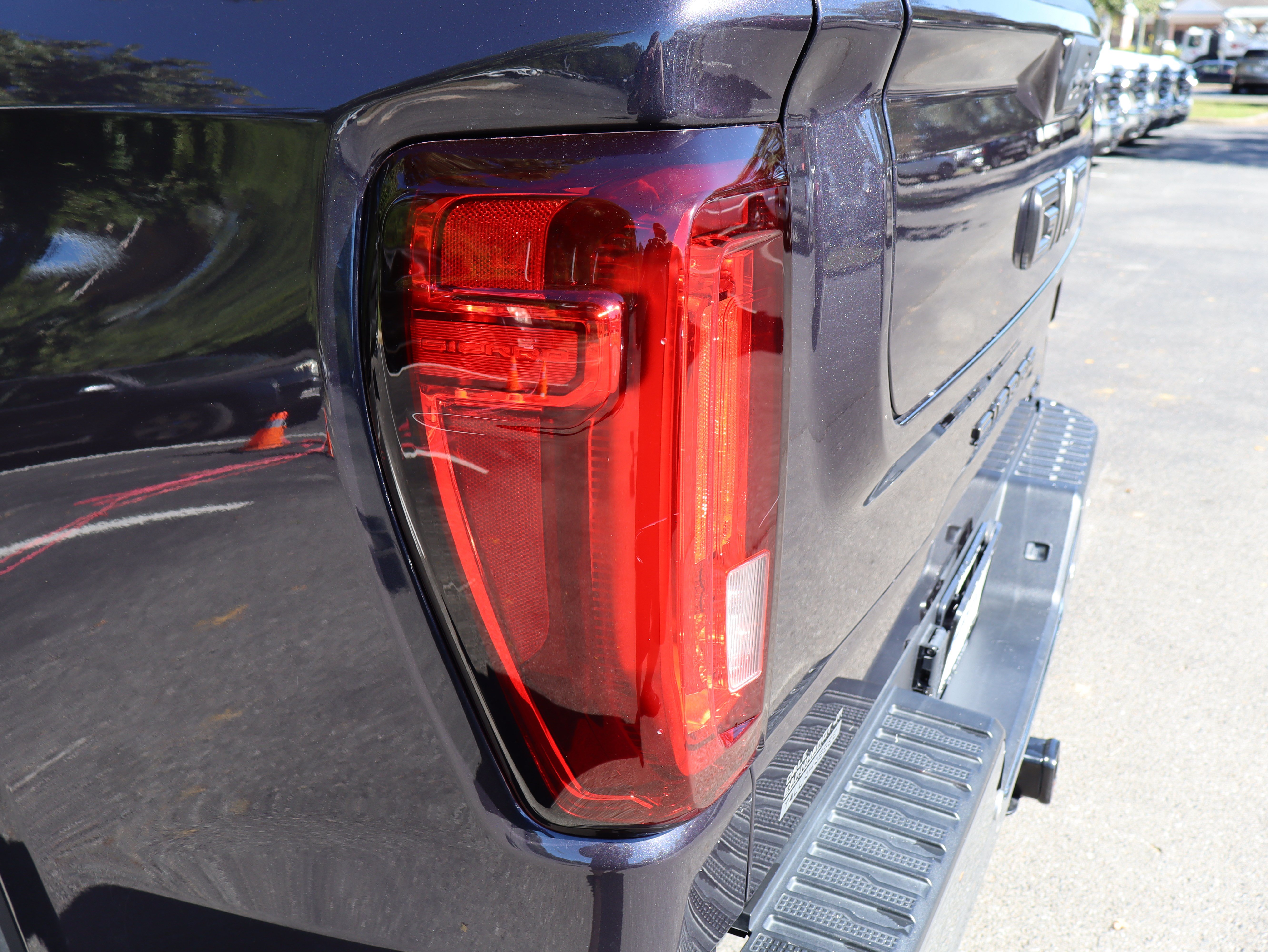 Used 2022 GMC Sierra 1500 SLT w/ SLT Premium Plus Package RWD image 41