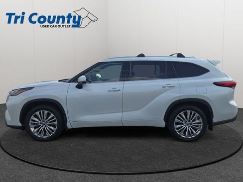Used 2023 Toyota Highlander Platinum AWD/4WD image 5