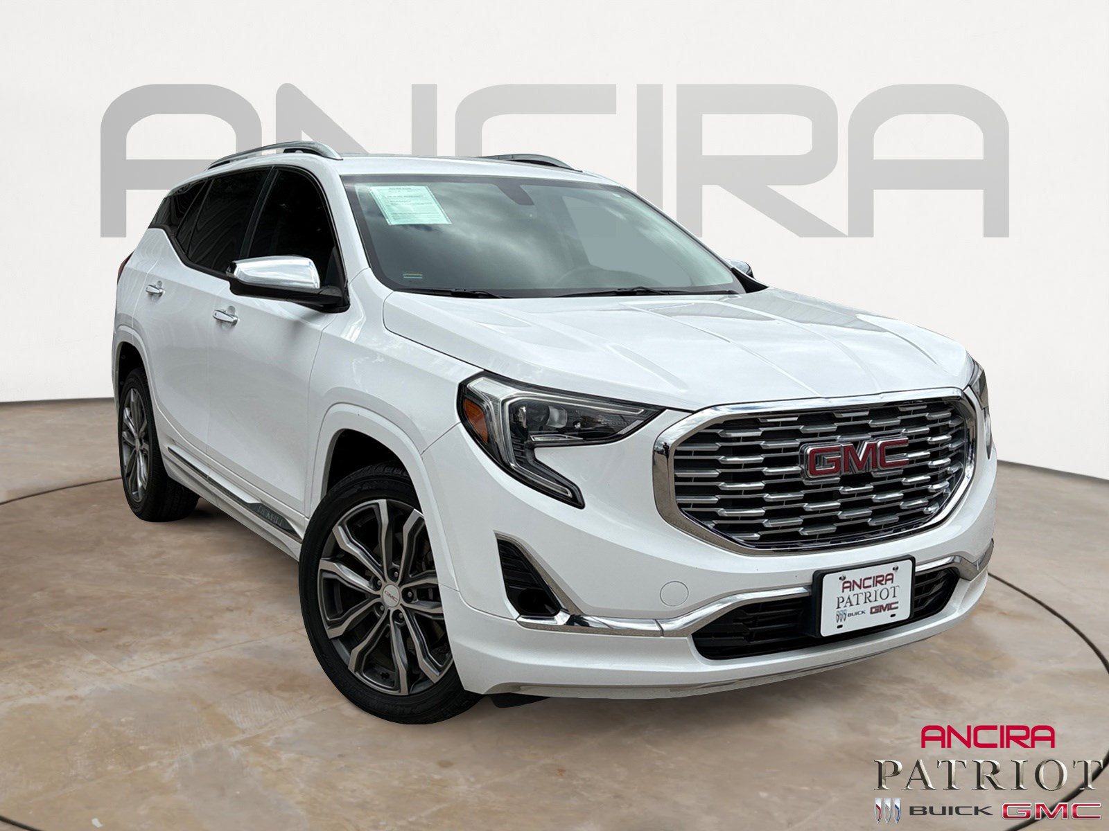 Used 2019 GMC Terrain Denali FWD image 1