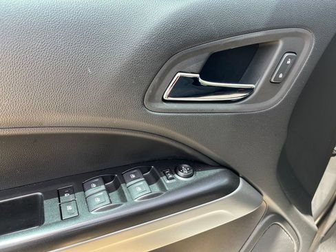 Used 2022 Chevrolet Colorado LT RWD image 8