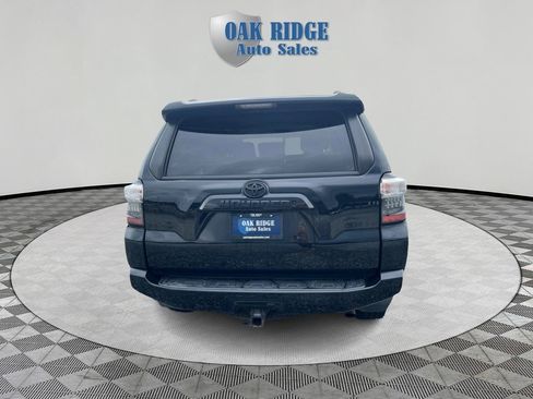 Used 2019 Toyota 4Runner SR5 AWD/4WD image 6