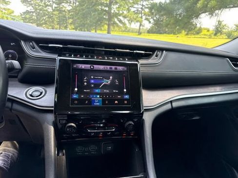 Used 2022 Jeep Grand Cherokee Limited RWD image 44