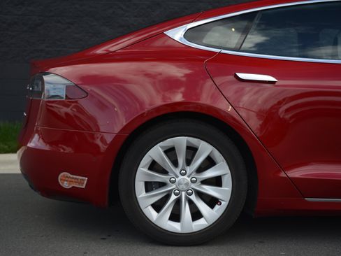 Used 2020 Tesla Model S Long Range Plus image 35