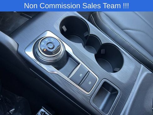 New 2025 Ford Escape SE w/ PHEV Premium Package FWD image 31